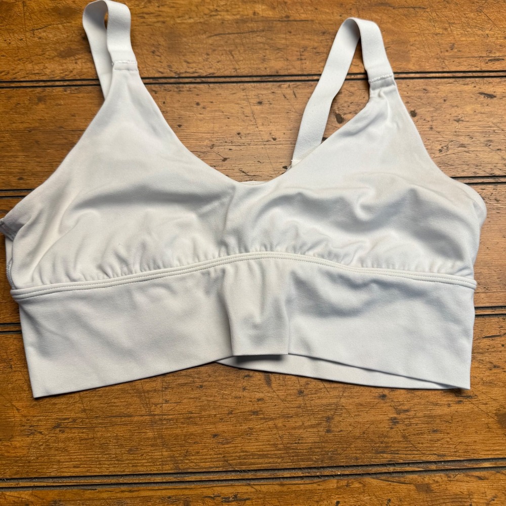 Aerie medium white twist sports‎ bra super cute layers layering